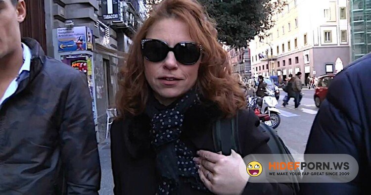 Indecentes-Voisines.com/JacquieetMichelTV.net - Angelica - Angelica, serveuse tres perverse dans un restaurant ! [HD 720p]