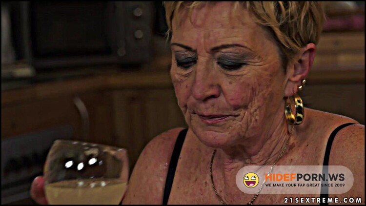 LustyGrandmas/21Sextreme - Malya - Granny for breakfast [FullHD 1080p]