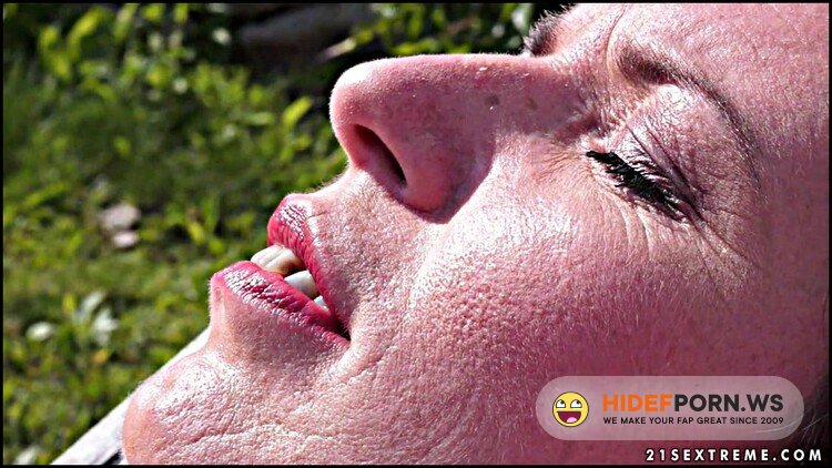 LustyGrandmas/21Sextreme - Viola - Meritsofa Mature Pussy [HD 720p]
