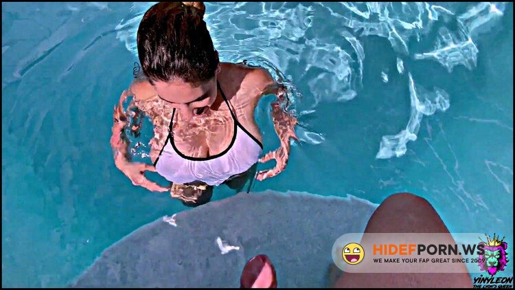Modelhub - Yinyleon - Big Tits MILF ended up sucking her boss dick in the pool and fucking him in the bathroom [FullHD 1080p]