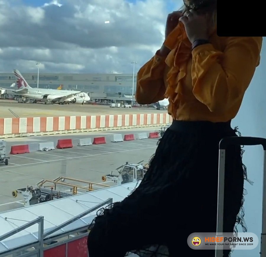 xxxdownload.net - Amateur - Extreme Blowjob On Plane [FullHD 1080p]