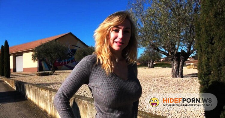 JacquieEtMichelTV.net/Indecentes-Voisines.com - Elisa Calvi - Elisa, 26, Totally Lets Go [HD 720p]