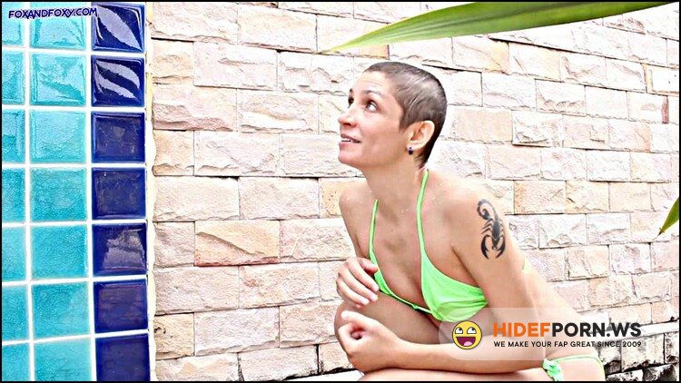 Modelhub - Lisa Fox - Blowjob in public pool shower and cum in mouth [FullHD 1080p]