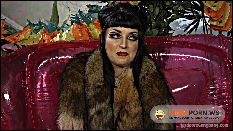 HardcoreGangbang/Kink - Draven Starr - Kink Flamingos Trailer park trash slut gangbanged by 5 horny dudes [HD 720p]
