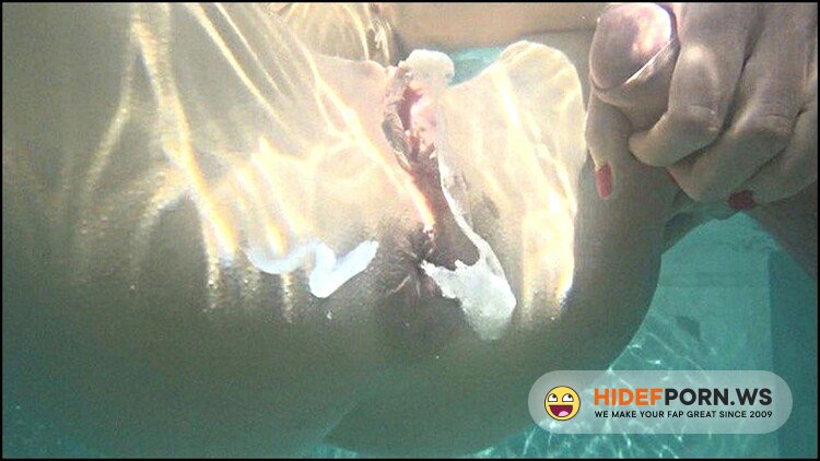 Modelhub - Mia Bandini - Underwater ass to mouth sex in the pool and anal creampie [FullHD 1080p]