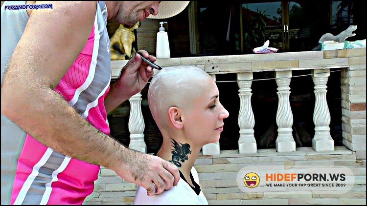 Modelhub - Lisa Fox - Smooth shaving and double penetration in all holes [FullHD 1080p]