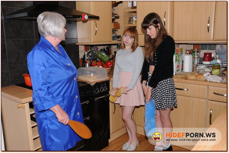 English-Spankers Cherry and the cake [FullHD 1080p]