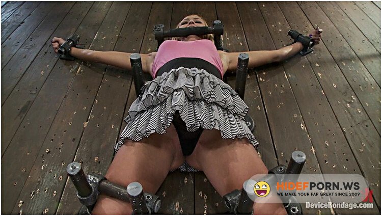 DeviceBondage/Kink Breanne [HD 720p]
