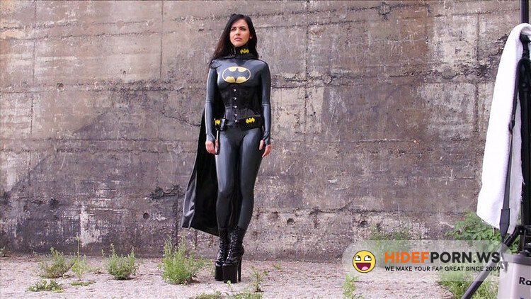 LateXperiment - Alexandra Corneille - Latex Experiment [HD 720p]