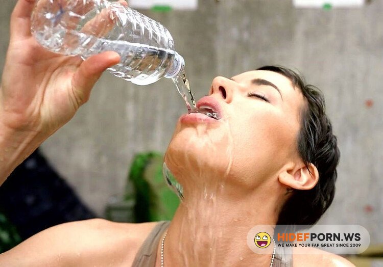 HotAndMean.com/Brazzers.com - Alexis Fawx, Olive Glass - Sand And Sweat: Part 1 [HD 720p]