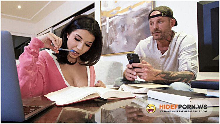BigNaturals/RealityKings - Roxie Sinner - Come Over, My Parents Aren't Home [FullHD 1080p]