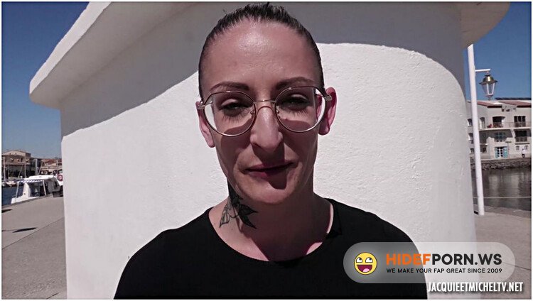 JacquieEtMichelTV.net/Indecentes-Voisines - Arianna - Arianna, 34, Industrial Mechanic! [FullHD 1080p]