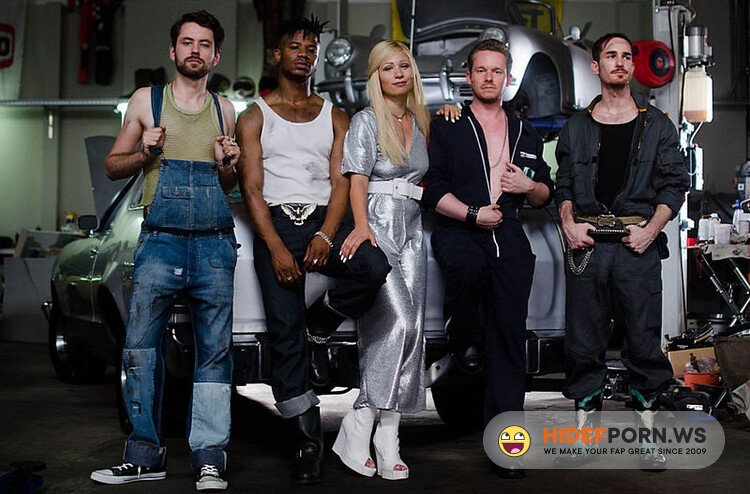 HardWerk.com - Gabi Gold - Gang Car Bang [FullHD 1080p]