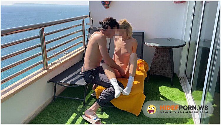 OnlyFans - YouTwoBears - Nos encanta hacerlo tomando el sol -YouTwoBears [FullHD 1080p]