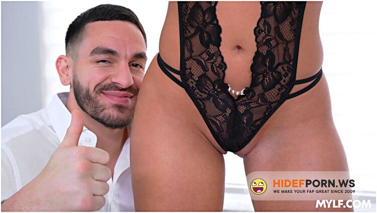 MylfLabs/MYLF - Vivianne DeSilva - Single Moms Want Dick [FullHD 1080p]