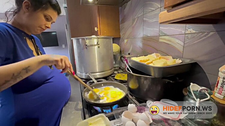Pornhub.com - Pregnant Latina Housewife Treats Me Before Work. Monday Facial [HD 720p]