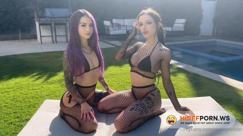 Onlyfans.com - Dainty Wilder, Valerica Steele - Squirt Wars 2 [Full HD 1080p]
