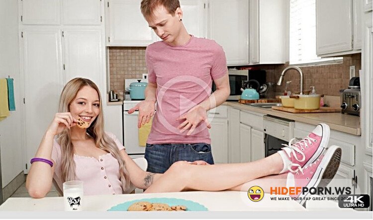 OnlyTeenBlowJobs.com / BlowPass.com - Lily Larimar (Cookie / 20.02.2020) [Full HD 1080p]