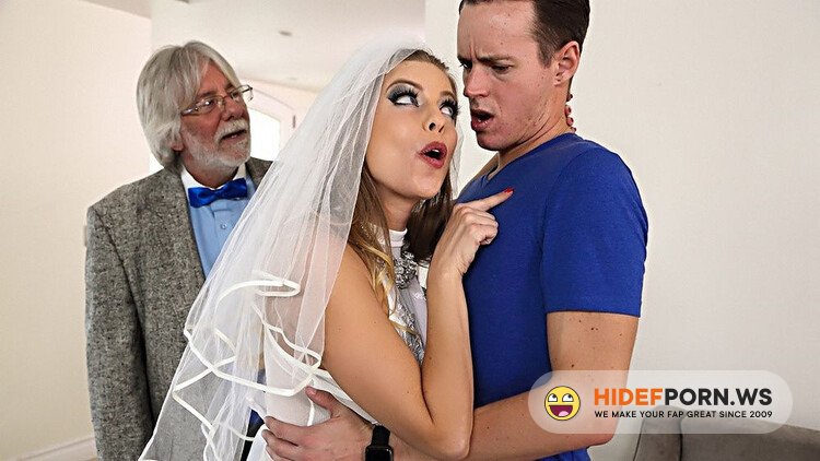 MilfsLikeItBig / Brazzers - Britney Amber (A Package Deal / 12.03.2018) [Full HD 1080p]