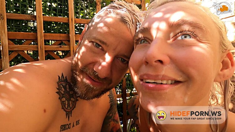 PornHub - Fucking In Public In Valencia [FullHD 1080p]