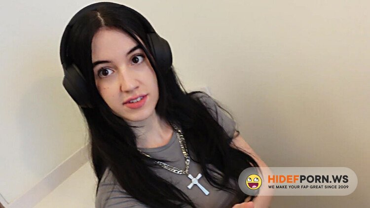 PornHub - ME CORRO DENTRO DE MI HERMANASTRA MIENTRAS ESTA EN CLASES ONLINE - EXLOVERX [FullHD 1080p]
