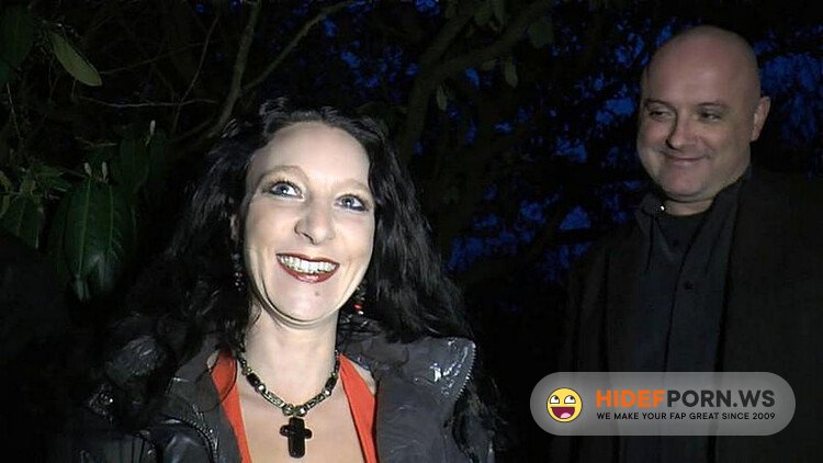 JacquieEtMichelTV.net/Indecentes-Voisines.com - Quatre mecs pour Gaellia! [FullHD 1080p]