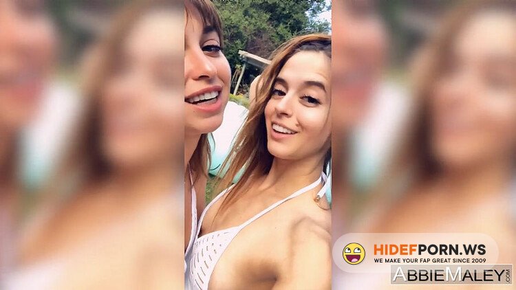 AbbieMaley.com - Abbie Maley, Riley Reid - Lesbian Paint Play [HD 720p]