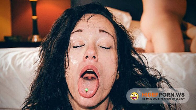 TexxxasBukkake/TexasBukkake.com/ManyVids.com - Elaine - 3rd. Gangbang And Bukkake [FullHD 1080p]