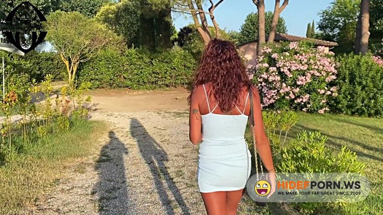 ModelHub - Personal Life - Horny On Vacation Took Off Her Underwear At a Resturant EPISODE 1 [FullHD 1080p]