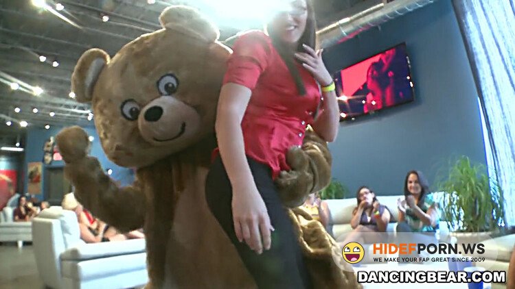 DancingBear - Male Strippers Cumming On Womens Faces In Da Club [HD 720p]