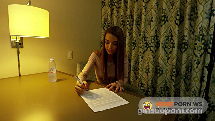 Girlsdoporn - Episode 440 Paisley Rae Behind The Scenes E440 BTS [HD 720p]