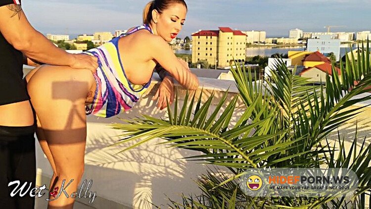 Pornhub - Amateur Couple Enjoying Sex On The Rooftop. Wet Kelly [FullHD 1080p]