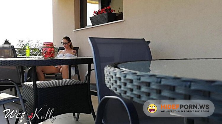 Pornhub - I Love To Masturbate On My Terrace.WetKelly [FullHD 1080p]