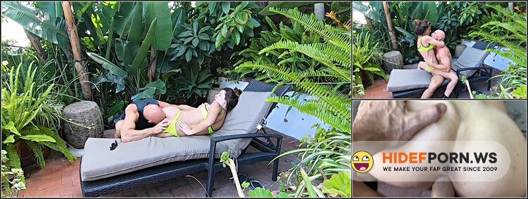 ModelsPorn - Johnny Sins - Miami Fitness Influencer Fucks Outside [FullHD 1080p]