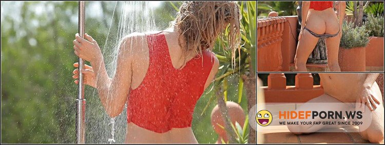 Wow Girls - Madonna AHotSplash [FullHD 1080p]