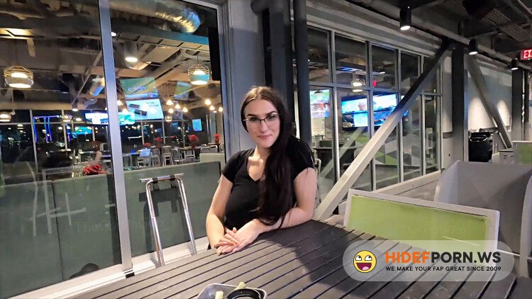 ModelsPorn - FUCKING WAITRESS AT TOP GOLF 4K Twitter Thegorillagrip [FullHD 1080p]