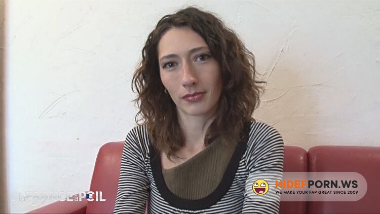 LaFRANCEaPoil - Gabriela Quetzal (Gabriela, belle brune de 28 ans, se fait exploser le cul lors de son casting!) [HD 720p]