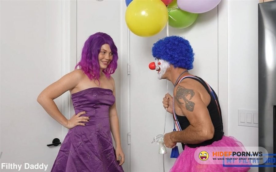 PornBox - Alice Upton - Filthy The Clown Strikes Again! Girls Love Kinky Clown Sex [2024/FullHD]