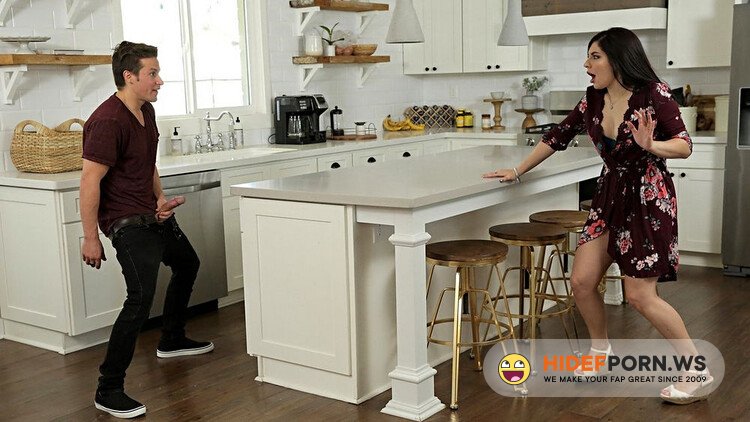 MomsTeachSex / Nubiles-Porn - Keira Croft - Stepsons One Eyed Monster [HD 720p]