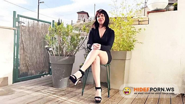 JacquieEtMichelTV.net / Indecentes-Voisines - Ava - Ava, 28, Medical Secretary In Aix-En-Provence! [Full HD 1080p]