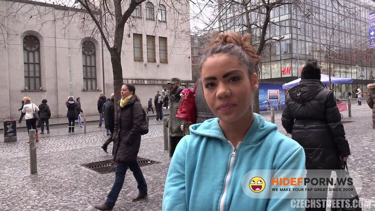 CzechStreets/CzechAV - Busty Gypsy [UltraHD/4K 2160p]