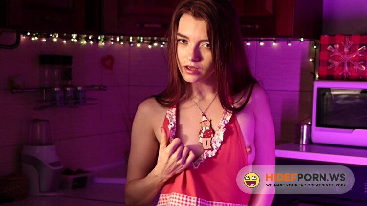 ModelsPornorg - Housewife Fucked Herself With a Rolling Pin In The Kitchen [FullHD 1080p]