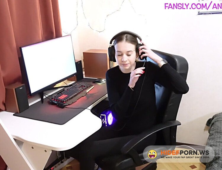 Cosplayphubcom - I m Busy, I ll Be Free In An Hour, Be Patient [FullHD 1080p]