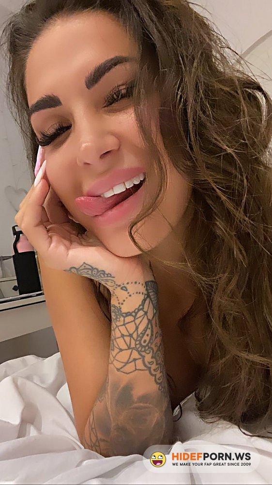 Fakings - Susy Gala - SQUIRTING interminable en uno de sus mejores polvazos [HD 720p]