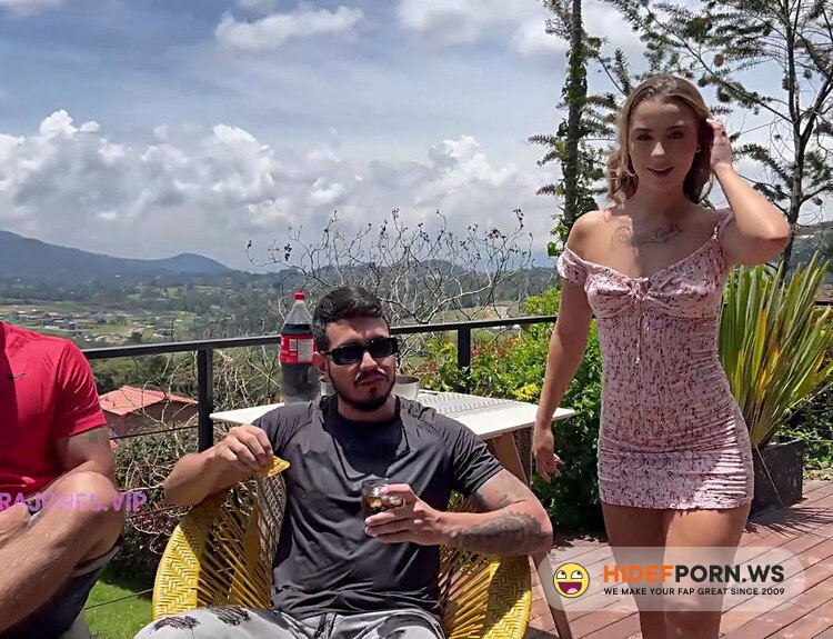 Cosplayphubcom - Laura Jones Boyfriend And His Friends Celebrate By Putting 4 Cocks In Her Mouth At The Same Time [FullHD 1080p]