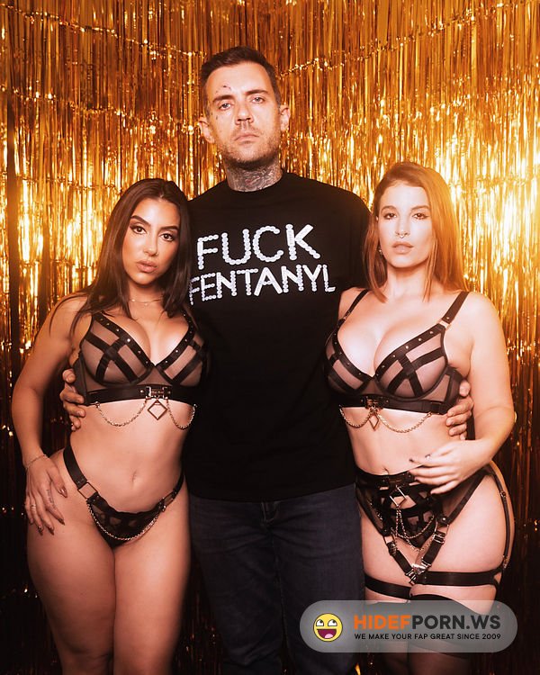 OnlyFans.com - LaSirena69, Lena The Plug – Threesome From PlugTalk [FullHD 1080p]