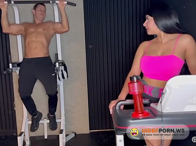 Cosplayphubcom - Horny Busty Girl Swallows Huge Cock In The Gym - Amanda Rabbit Duncan Saint [HD 720p]