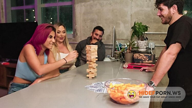 RKPrime / RealityKings - Roxie Sinner, Callie Brooks - New Relation-Tits Energy [Full HD 1080p]