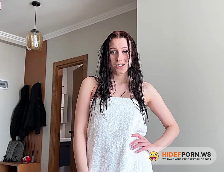 ModelsPorn - Spionerede Min Stedsoster i Brusebadet, Mens Mine For?ldre Ikke Var Hjemme [FullHD 1080p]