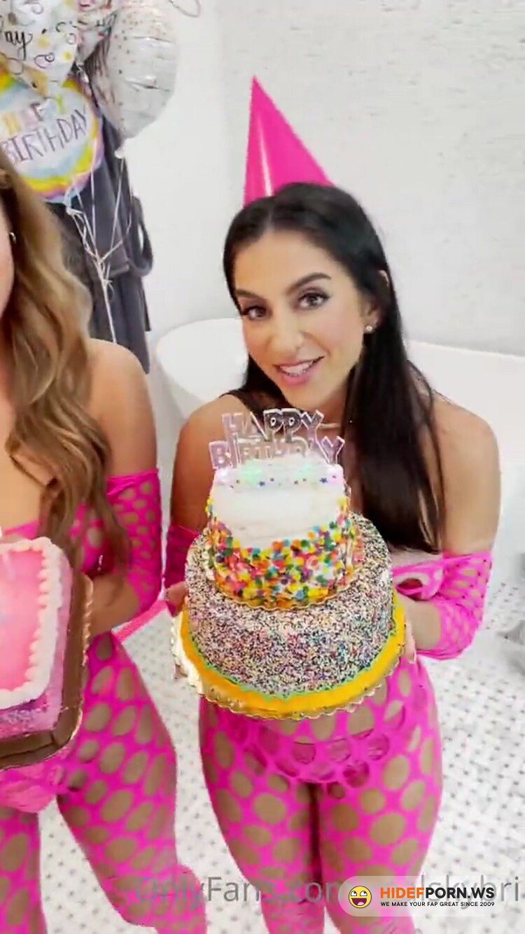 Onlyfans - Sky Bri Birthday Threesome With Lena The Plug Sex Video Leaked [FullHD 1080p]